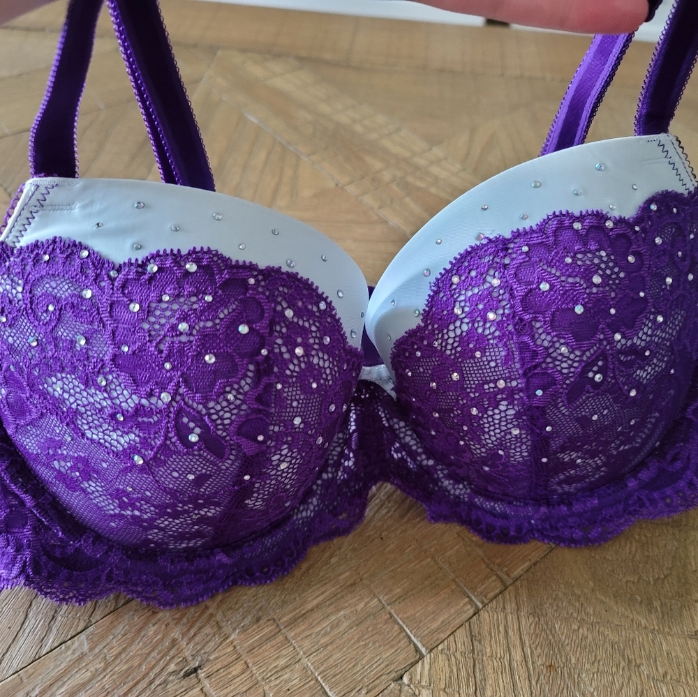 NWOT Victoria's Secret bra 38B